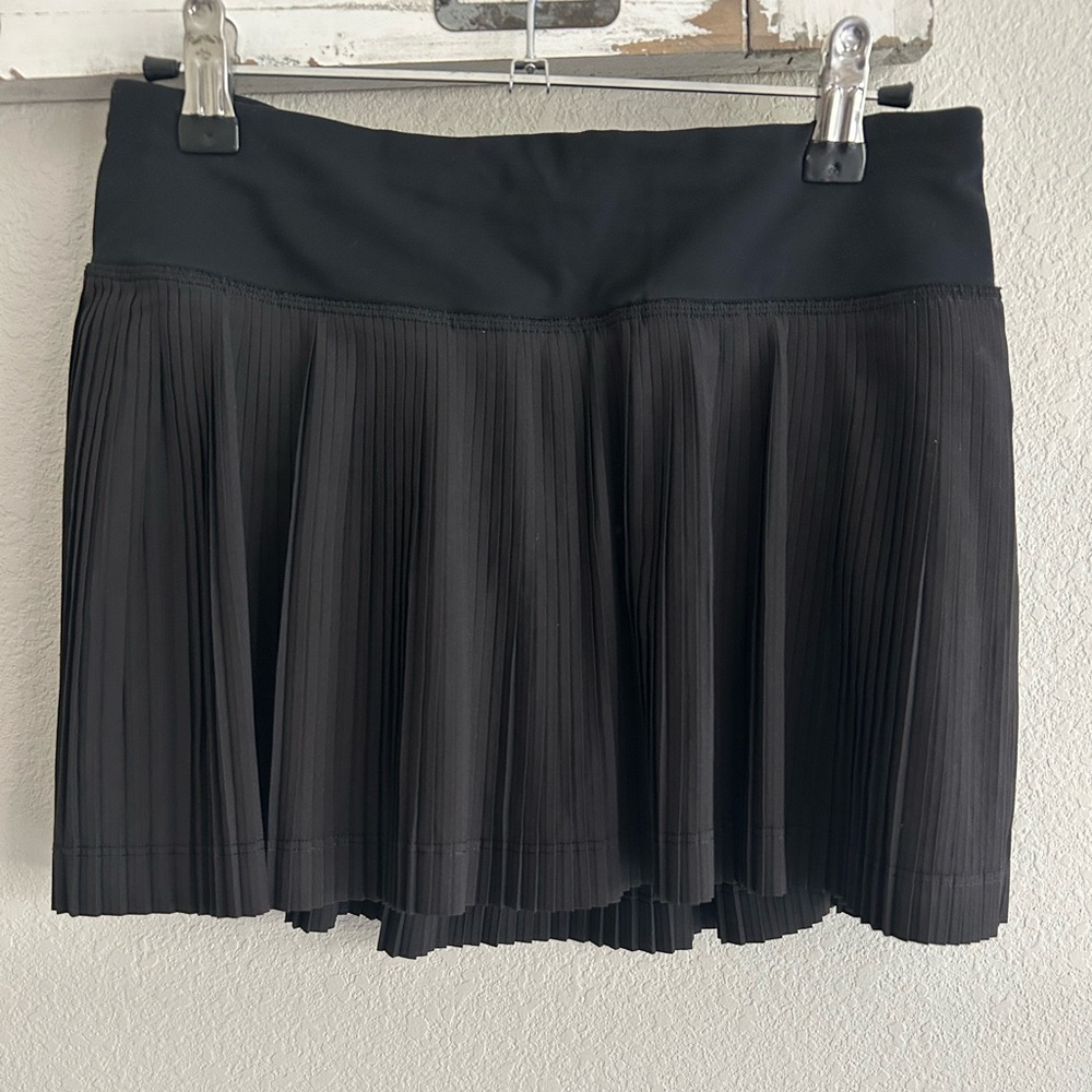 Lululemon Athletica Elegant Black Pleated Mini Skirt